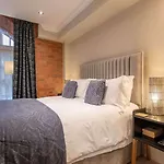 Daire Chocolets - The Kitkat *