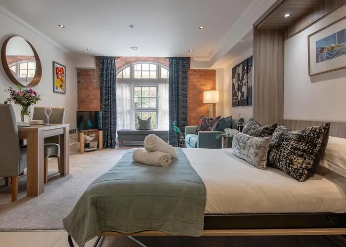 Chocolets - The Kitkat Apartament York