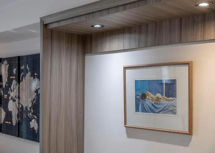 Chocolets - The Kitkat Apartament York