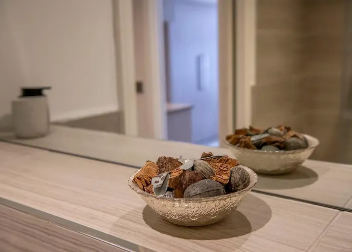 Chocolets - The Kitkat Apartament York