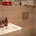 Chocolets - The Kitkat Apartamento