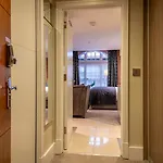 Chocolets - The Kitkat Apartamento