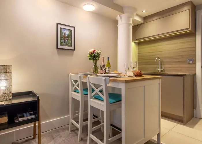 Chocolets - The Kitkat Apartman *